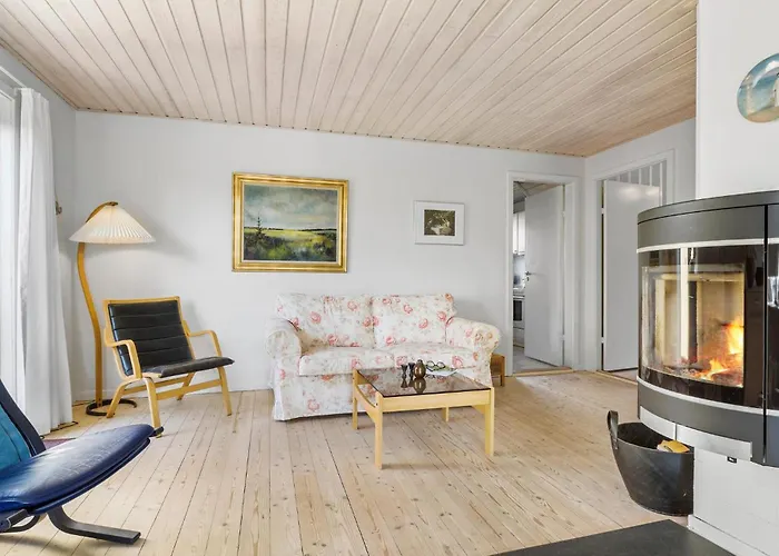 Hébergement de vacances 3 Bedroom Awesome In *