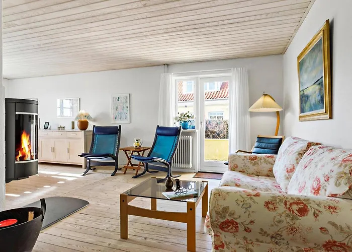 3 Bedroom Awesome In *